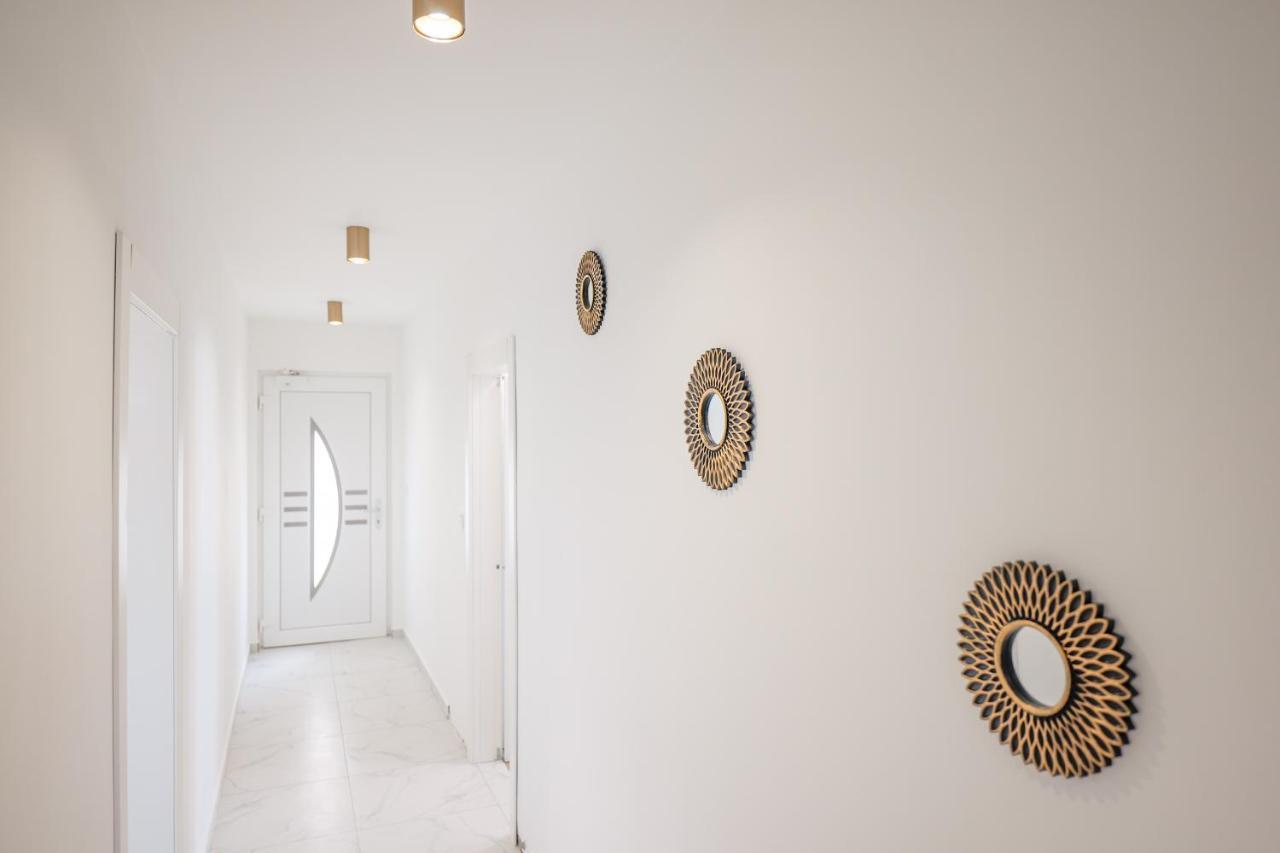 Beachfront Apartments Tic With Seaview Miletici Buitenkant foto