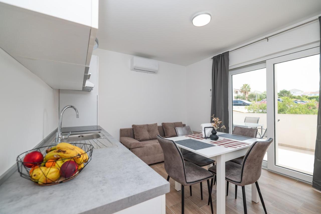 Beachfront Apartments Tic With Seaview Miletici Buitenkant foto