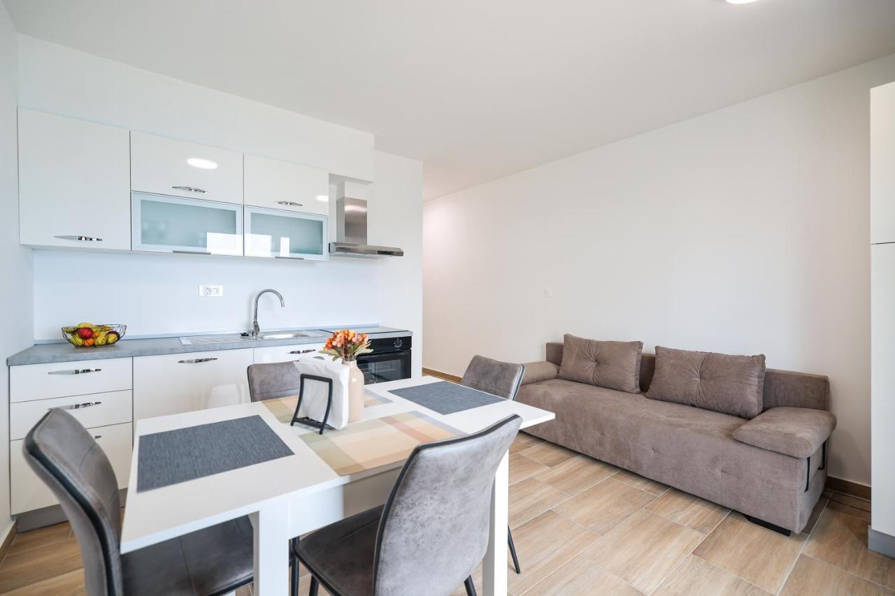 Beachfront Apartments Tic With Seaview Miletici Buitenkant foto
