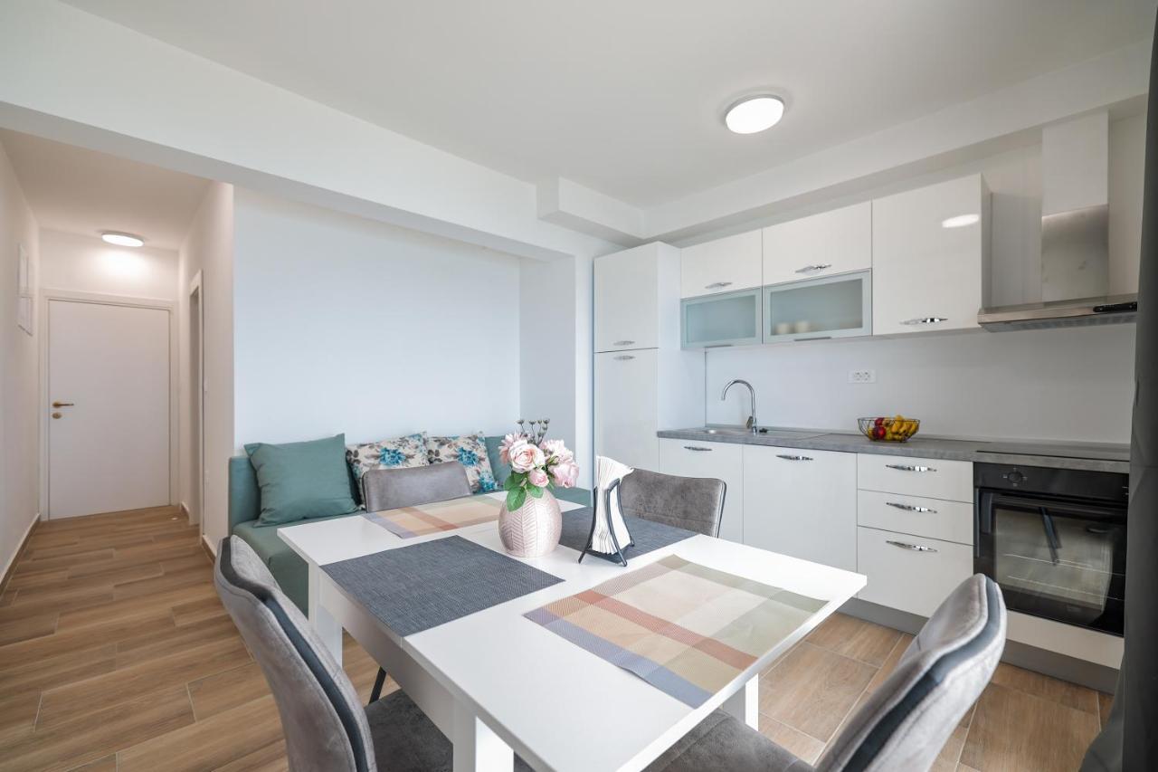 Beachfront Apartments Tic With Seaview Miletici Buitenkant foto