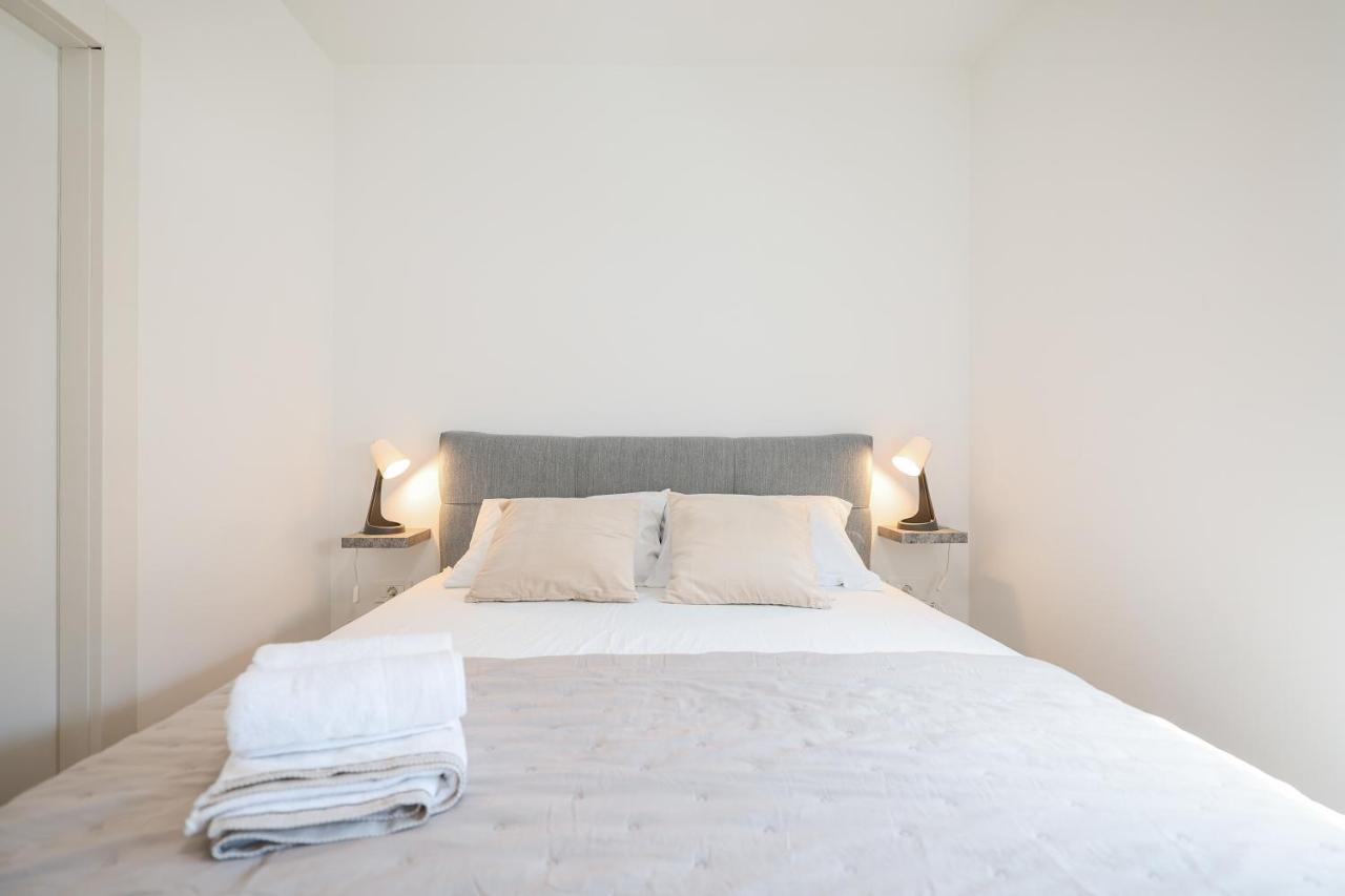 Beachfront Apartments Tic With Seaview Miletici Buitenkant foto