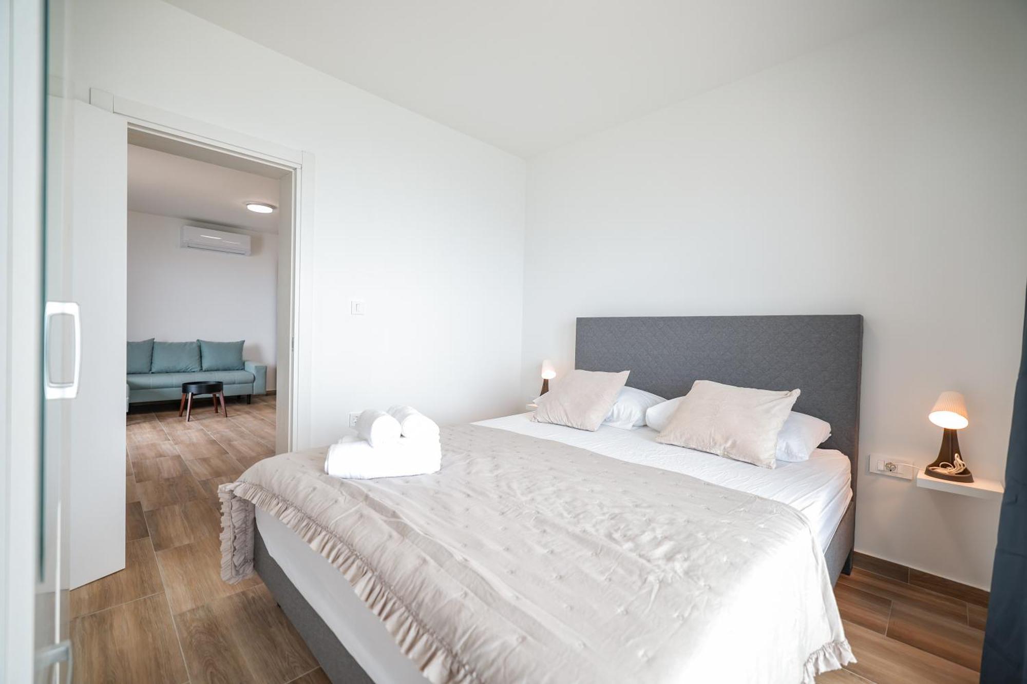 Beachfront Apartments Tic With Seaview Miletici Buitenkant foto
